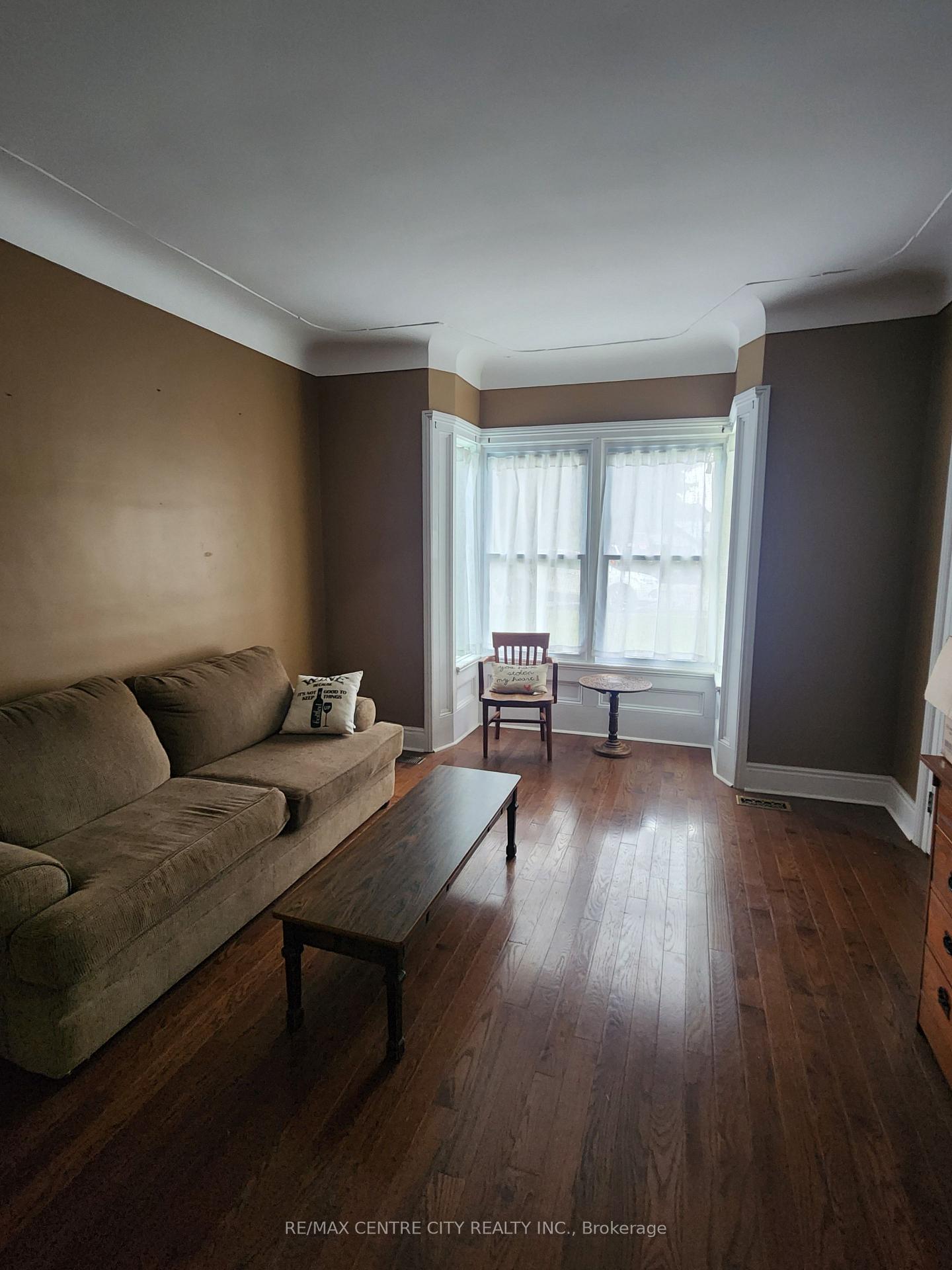 Photo 2 of 244 Elm Street W, Chatham-Kent, Bothwell — HOMEH