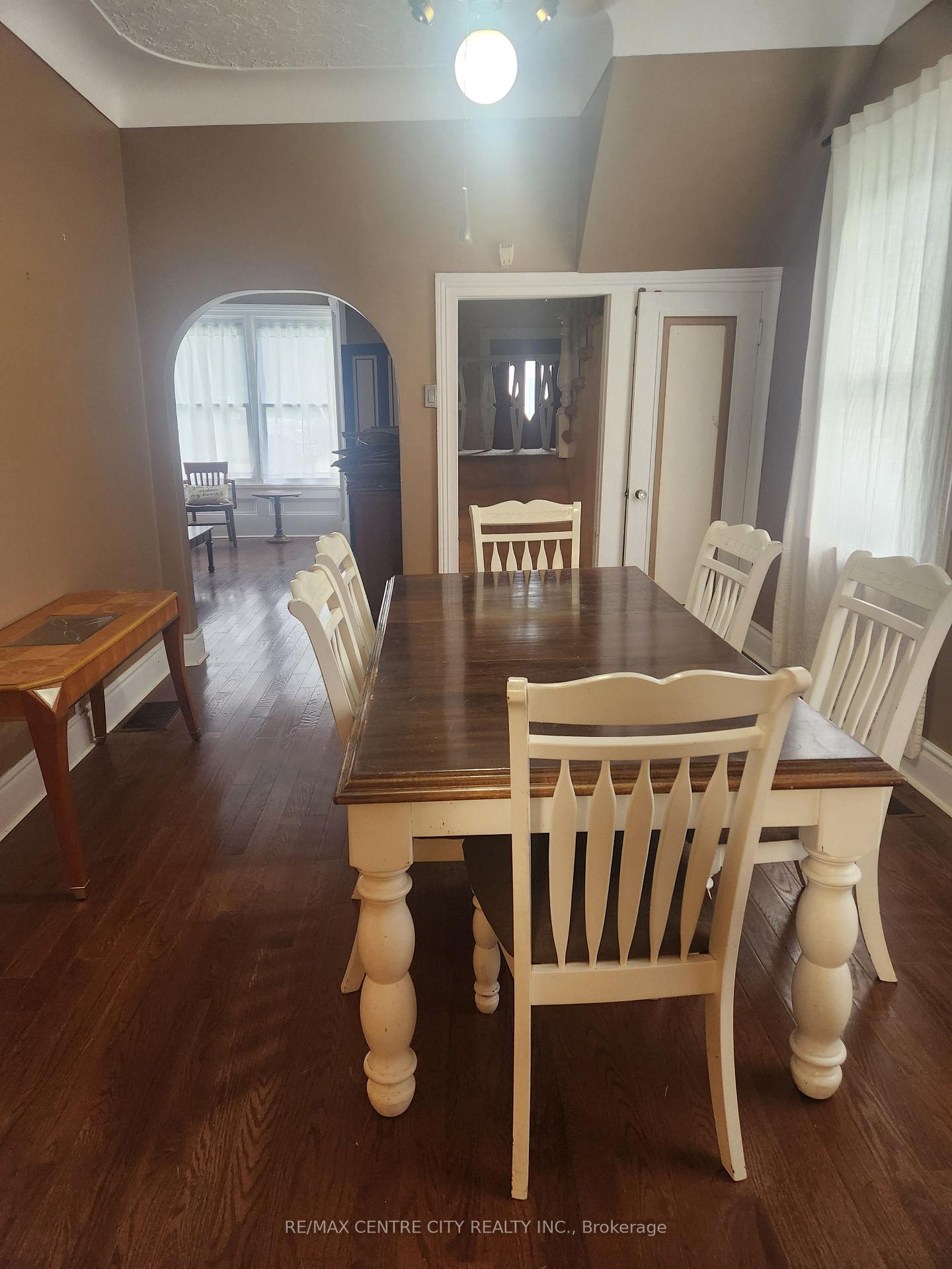Photo 4 of 244 Elm Street W, Chatham-Kent, Bothwell — HOMEH