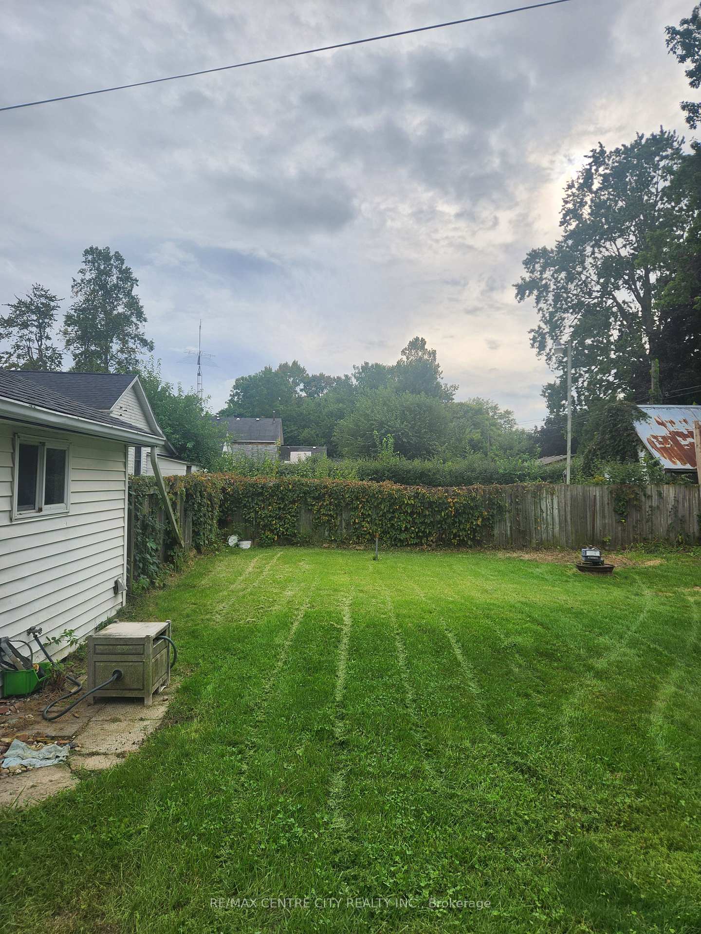Photo 14 of 244 Elm Street W, Chatham-Kent, Bothwell — HOMEH