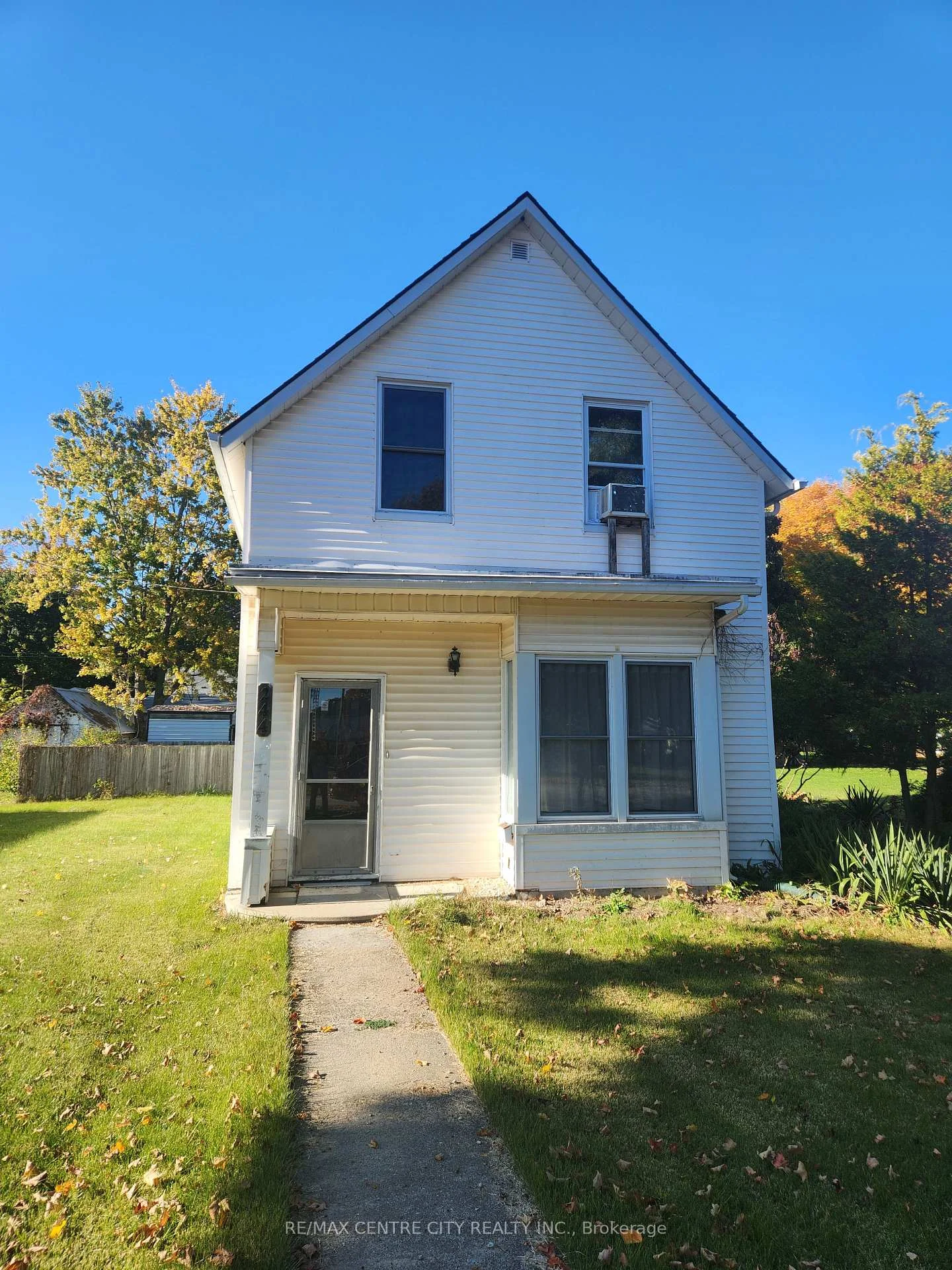 Photo of 244 Elm Street W