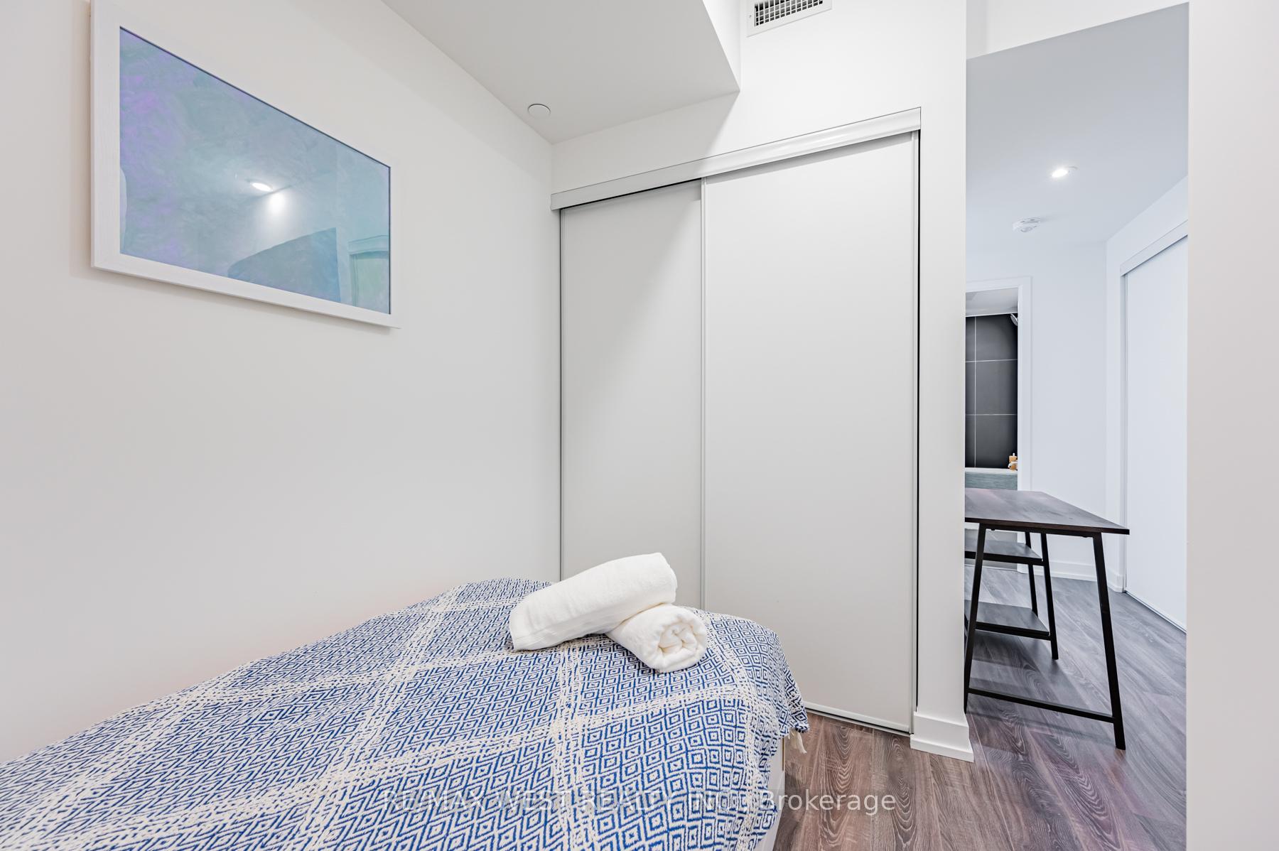 Photo 10 of Unit 901, 20 Edward Street, Toronto, Bay Street Corridor — HOMEH