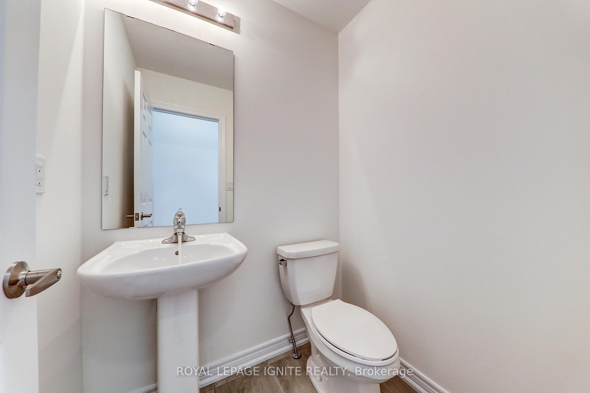Photo 4 of 1141 Sepia Square, Pickering, Rural Pickering — HOMEH
