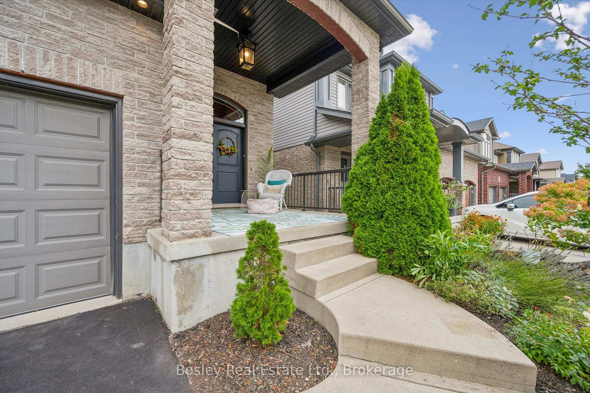 Photo 3 of 94 Maplecrest Drive, Woolwich, Breslau — HOMEH
