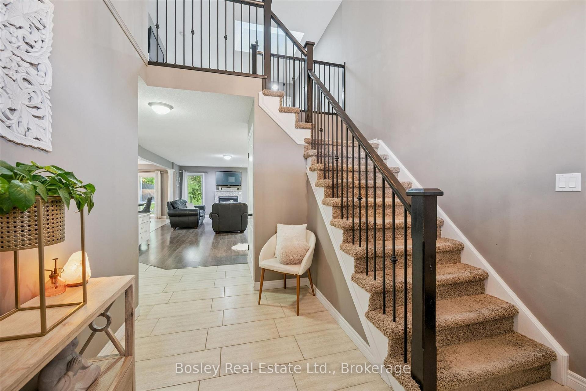 Photo 6 of 94 Maplecrest Drive, Woolwich, Breslau — HOMEH