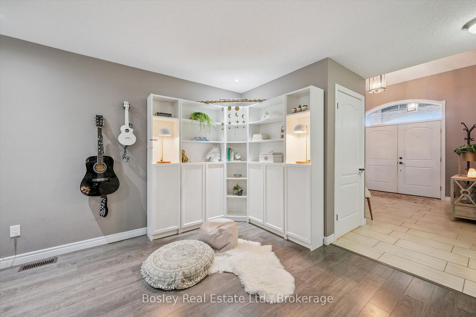Photo 10 of 94 Maplecrest Drive, Woolwich, Breslau — HOMEH