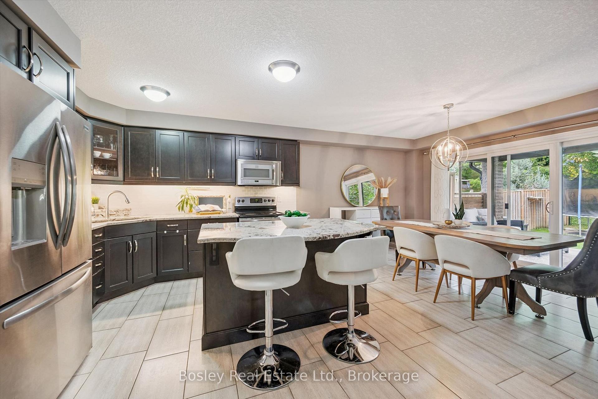 Photo 11 of 94 Maplecrest Drive, Woolwich, Breslau — HOMEH