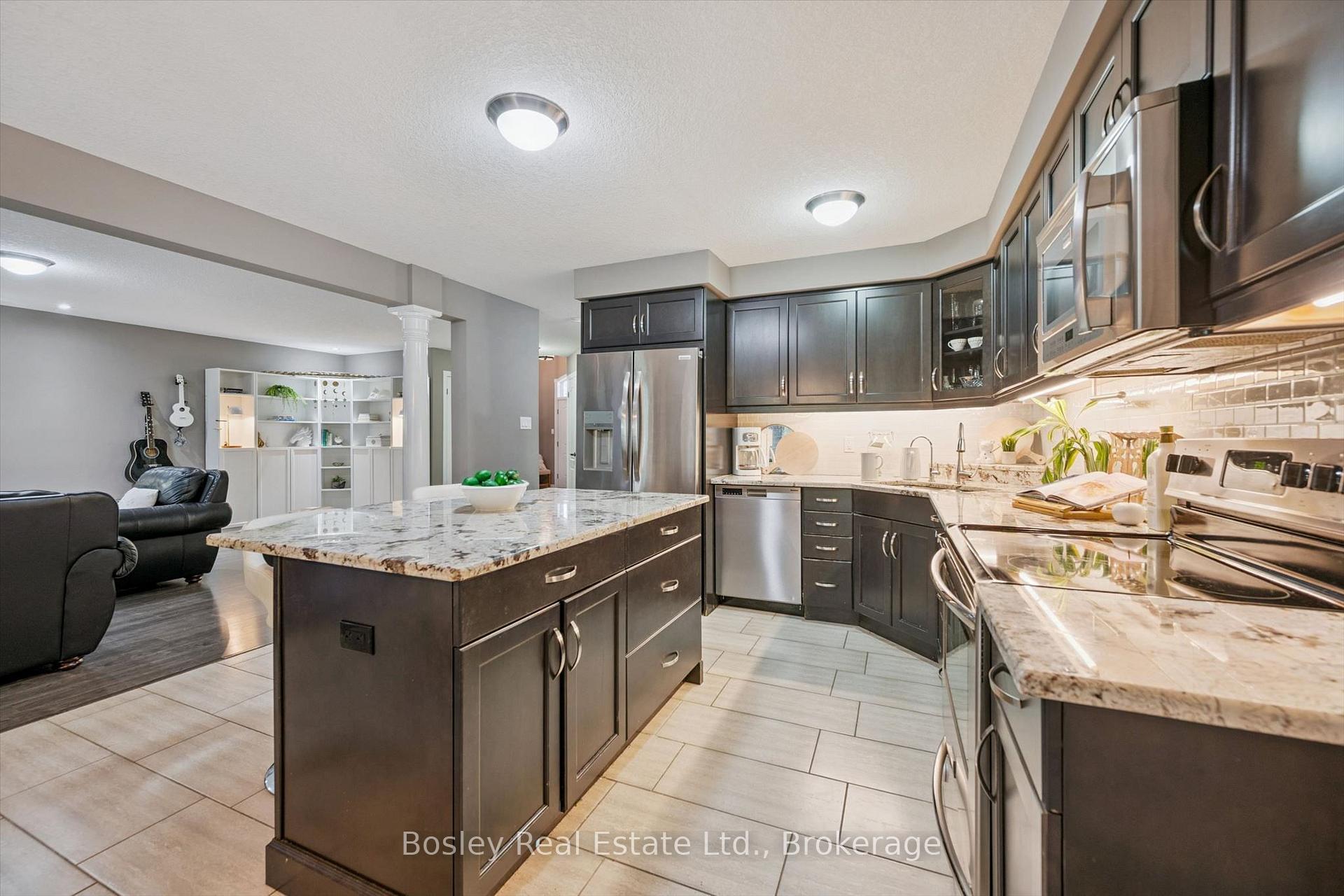 Photo 13 of 94 Maplecrest Drive, Woolwich, Breslau — HOMEH