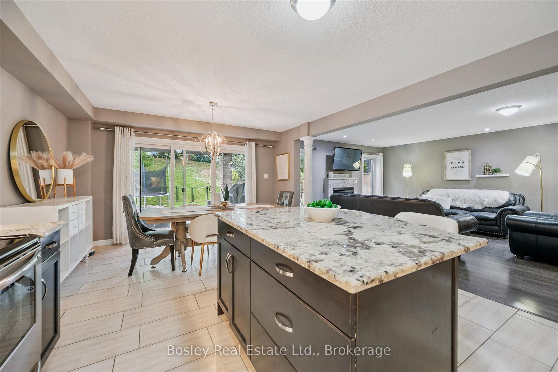 Photo 14 of 94 Maplecrest Drive, Woolwich, Breslau — HOMEH