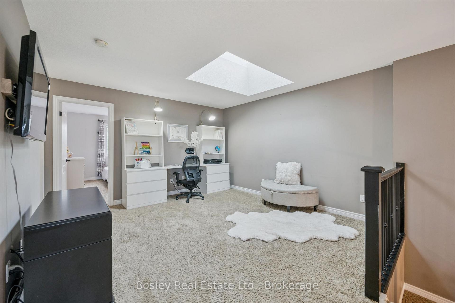 Photo 17 of 94 Maplecrest Drive, Woolwich, Breslau — HOMEH