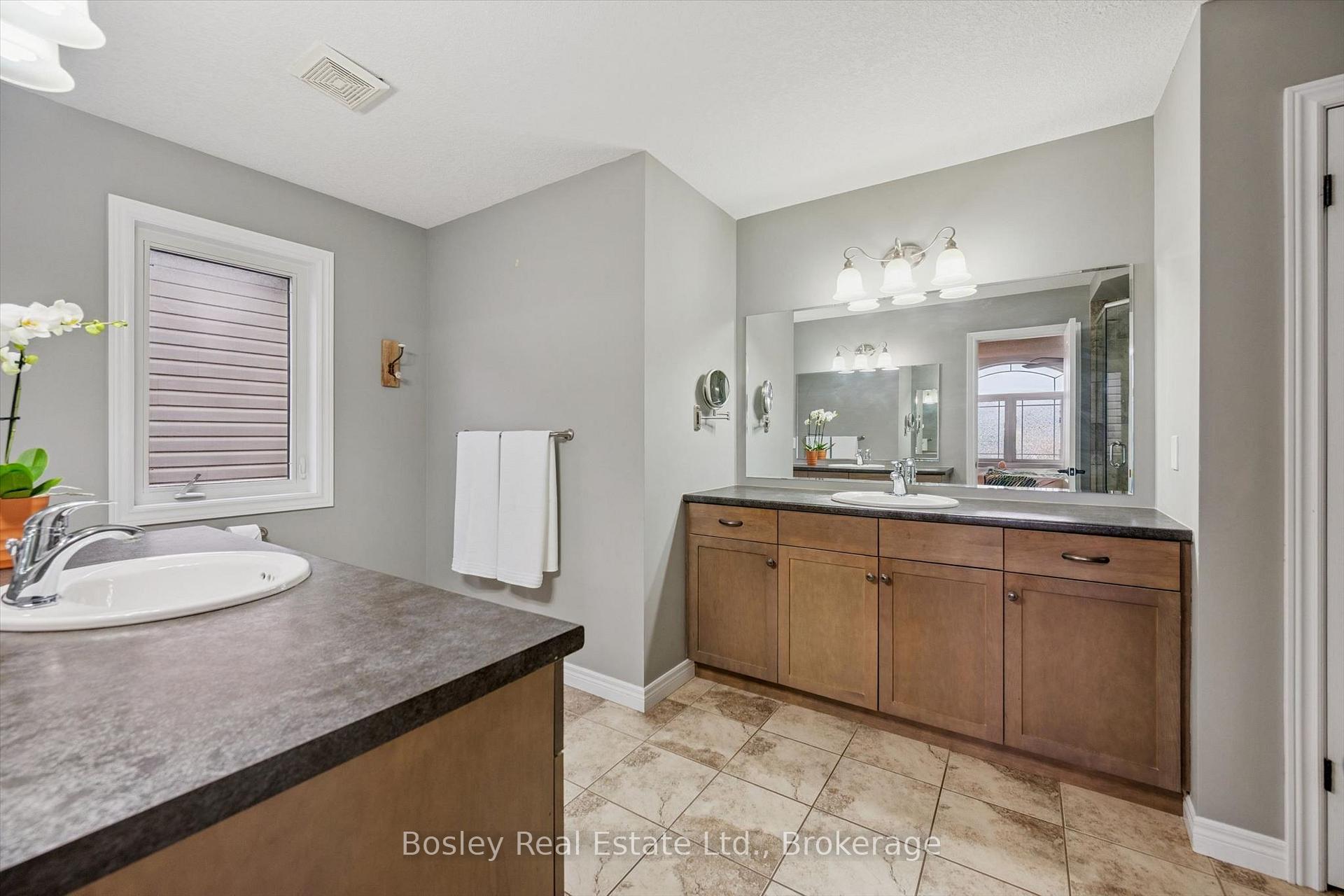 Photo 22 of 94 Maplecrest Drive, Woolwich, Breslau — HOMEH