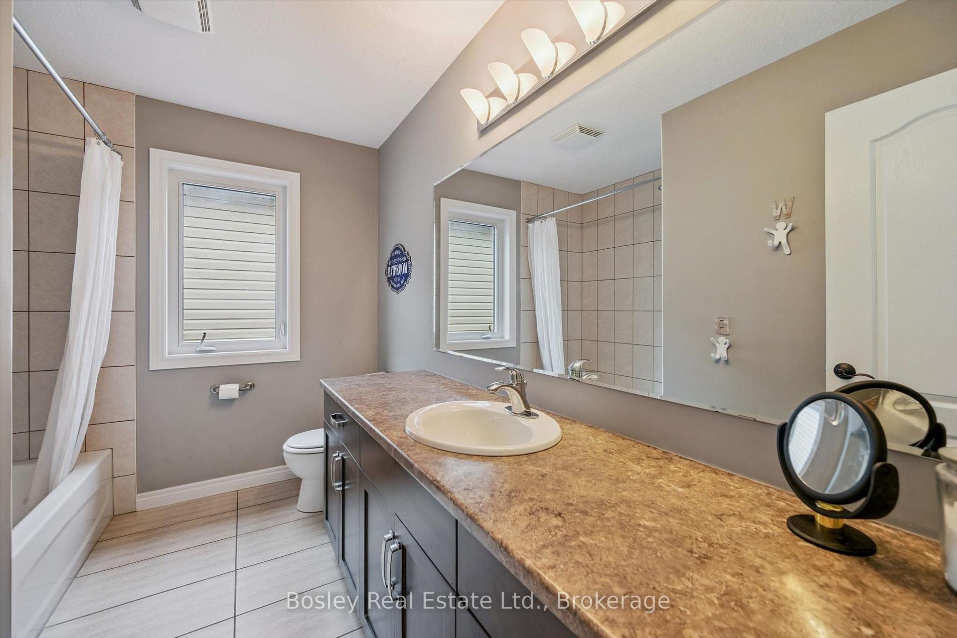 Photo 26 of 94 Maplecrest Drive, Woolwich, Breslau — HOMEH