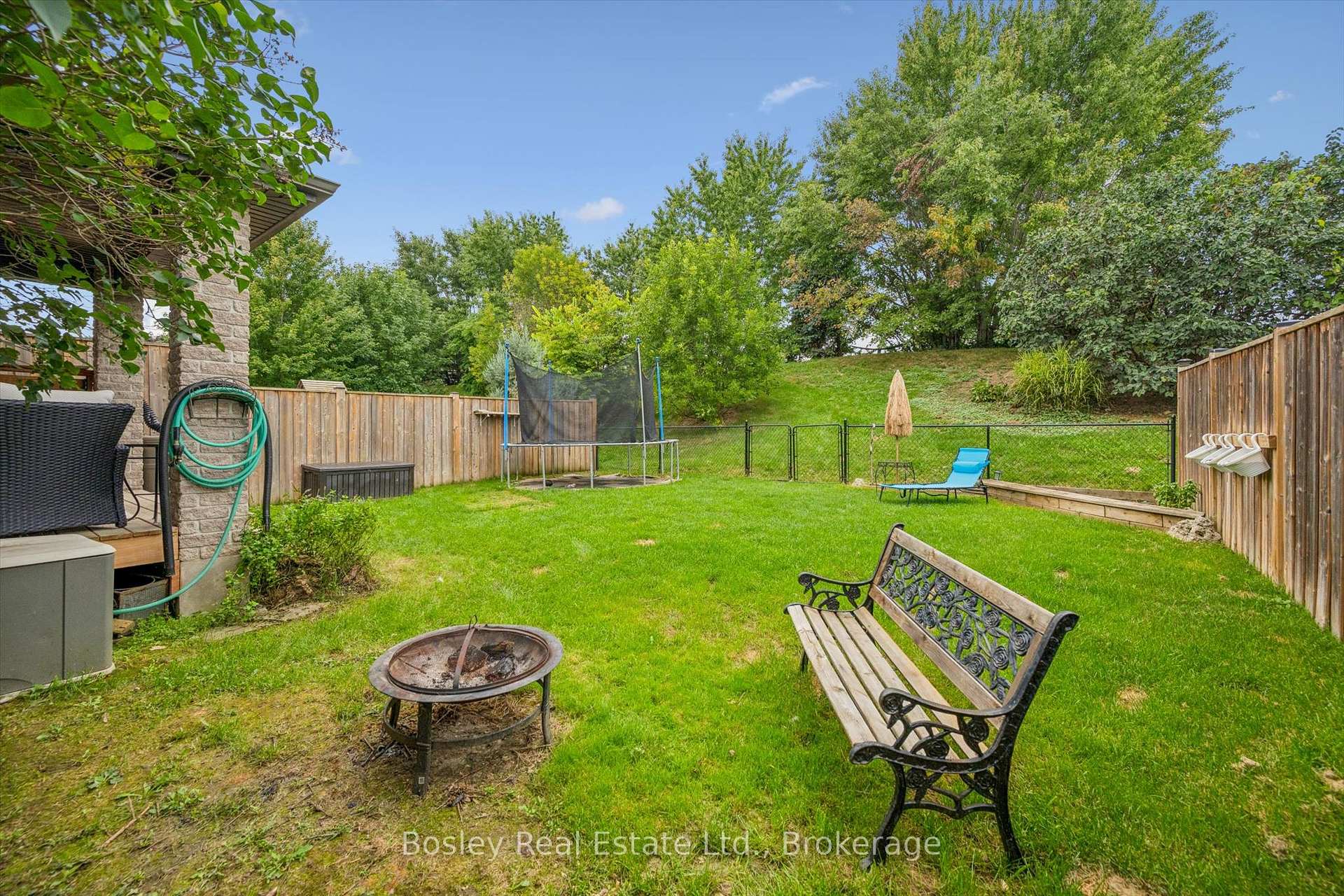 Photo 33 of 94 Maplecrest Drive, Woolwich, Breslau — HOMEH