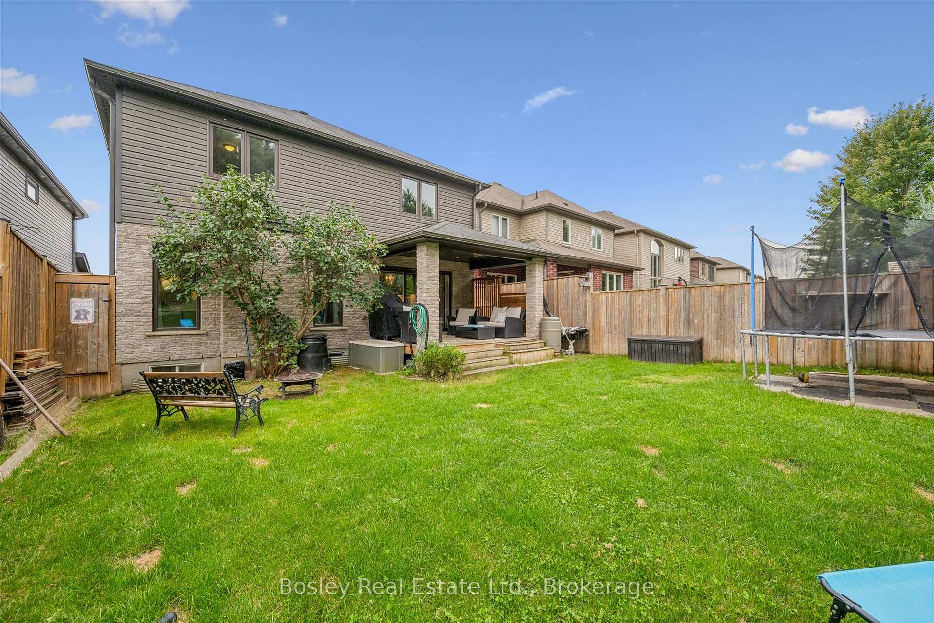 Photo 34 of 94 Maplecrest Drive, Woolwich, Breslau — HOMEH