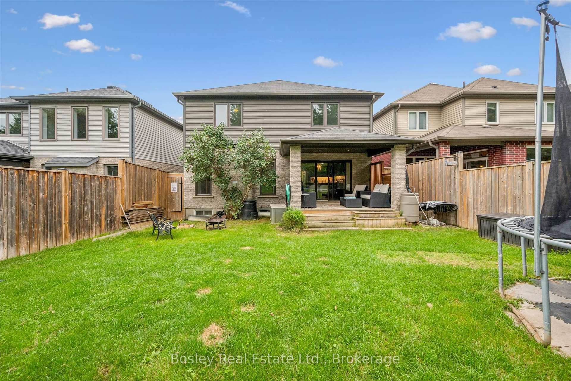 Photo 35 of 94 Maplecrest Drive, Woolwich, Breslau — HOMEH