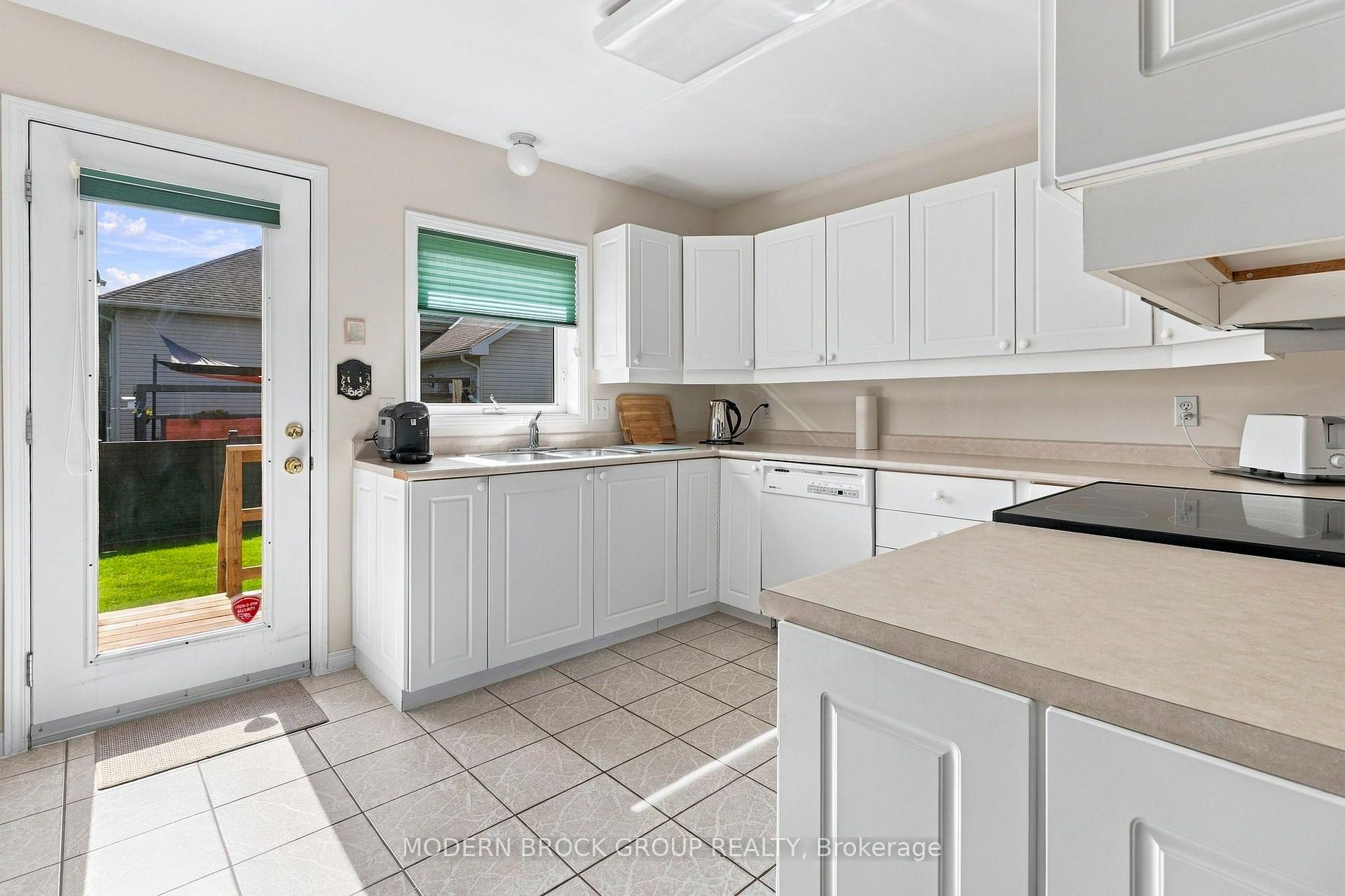 Photo 16 of 230 Beley Street, Brockville, Brockville — HOMEH
