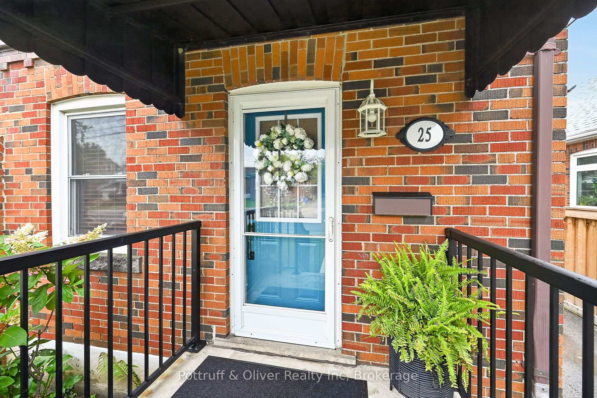 Photo 5 of 25 Woodbridge Road, Hamilton, Bartonville — HOMEH
