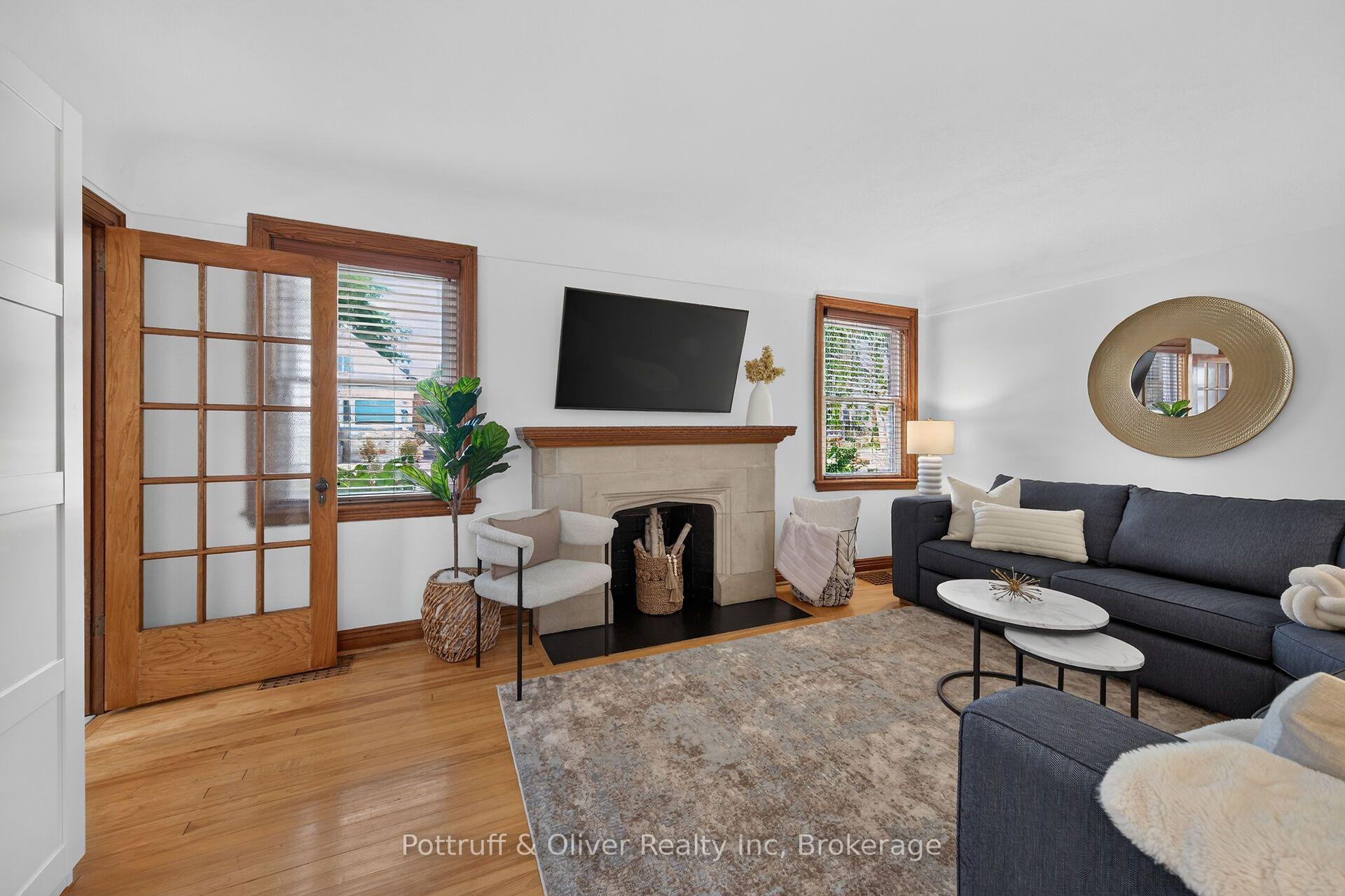 Photo 9 of 25 Woodbridge Road, Hamilton, Bartonville — HOMEH