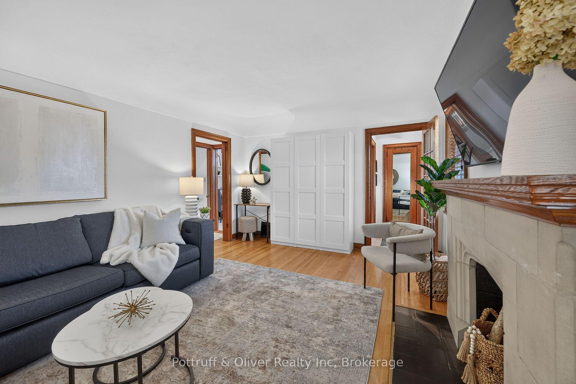 Photo 11 of 25 Woodbridge Road, Hamilton, Bartonville — HOMEH