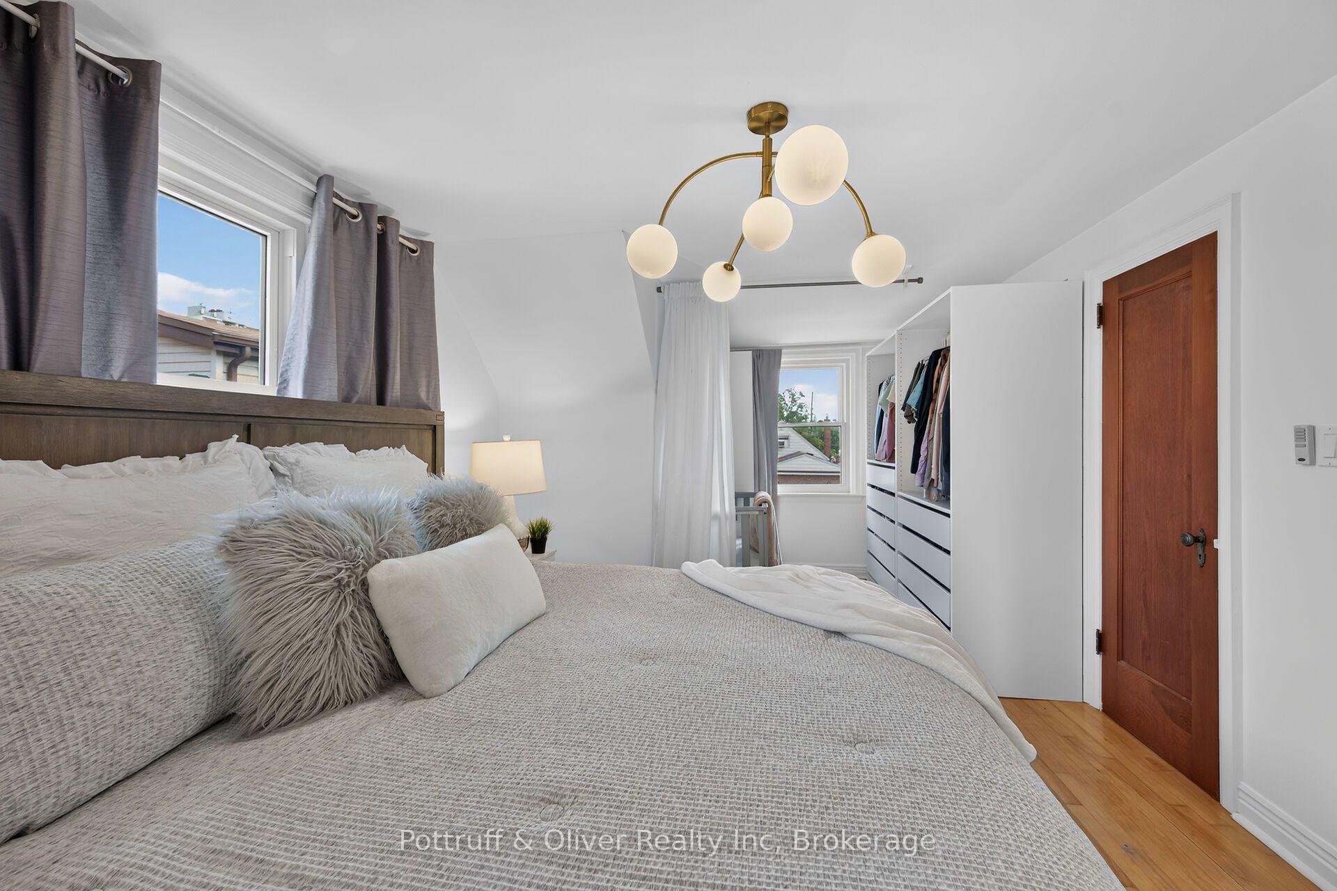 Photo 22 of 25 Woodbridge Road, Hamilton, Bartonville — HOMEH