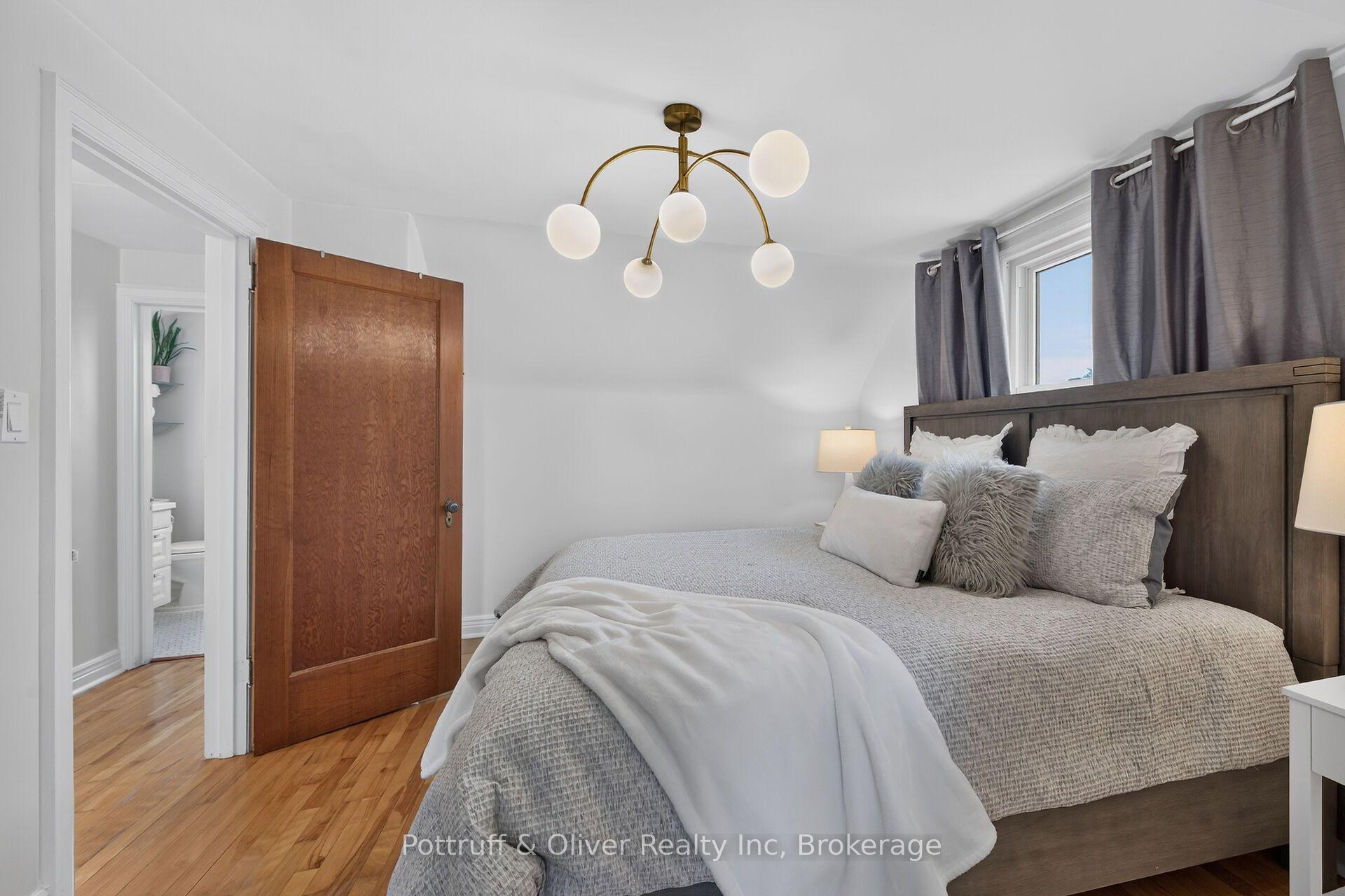 Photo 23 of 25 Woodbridge Road, Hamilton, Bartonville — HOMEH