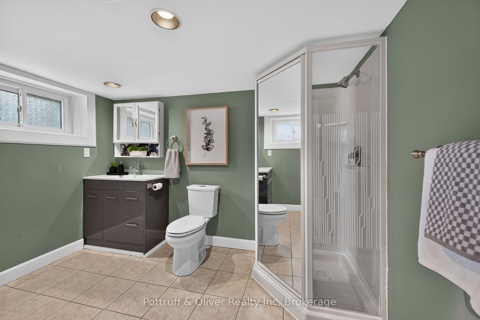 Photo 36 of 25 Woodbridge Road, Hamilton, Bartonville — HOMEH