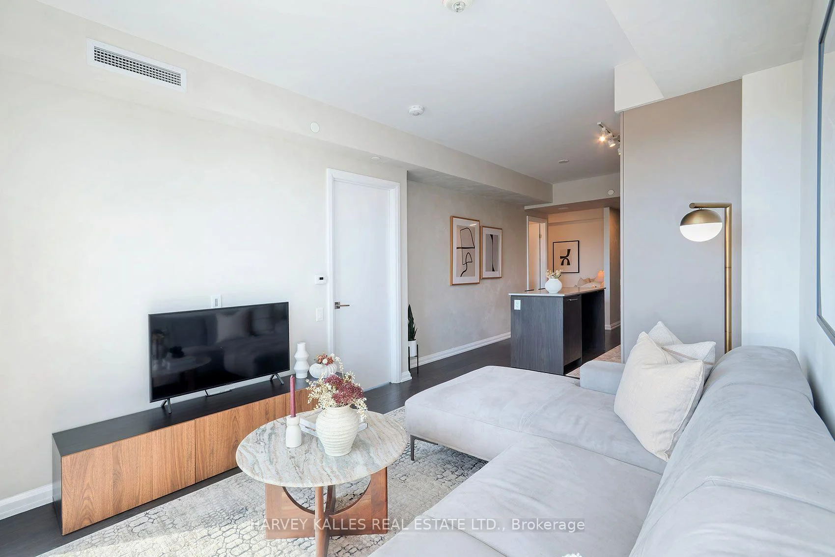 Photo 13 of Unit 412, 4208 Dundas Street W, Etobicoke, Edenbridge-Humber Valley — HOMEH