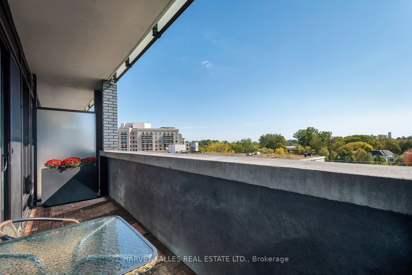Photo 44 of Unit 412, 4208 Dundas Street W, Etobicoke, Edenbridge-Humber Valley — HOMEH