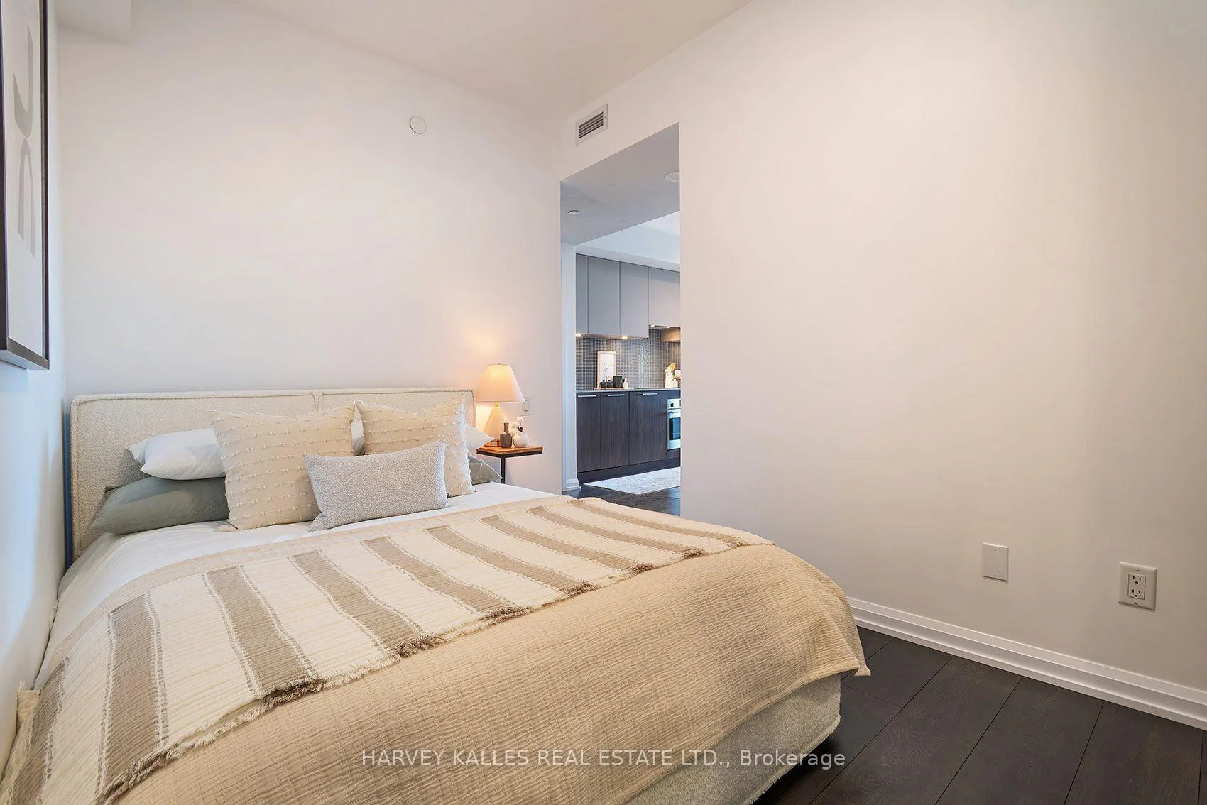 Photo 28 of Unit 412, 4208 Dundas Street W, Etobicoke, Edenbridge-Humber Valley — HOMEH