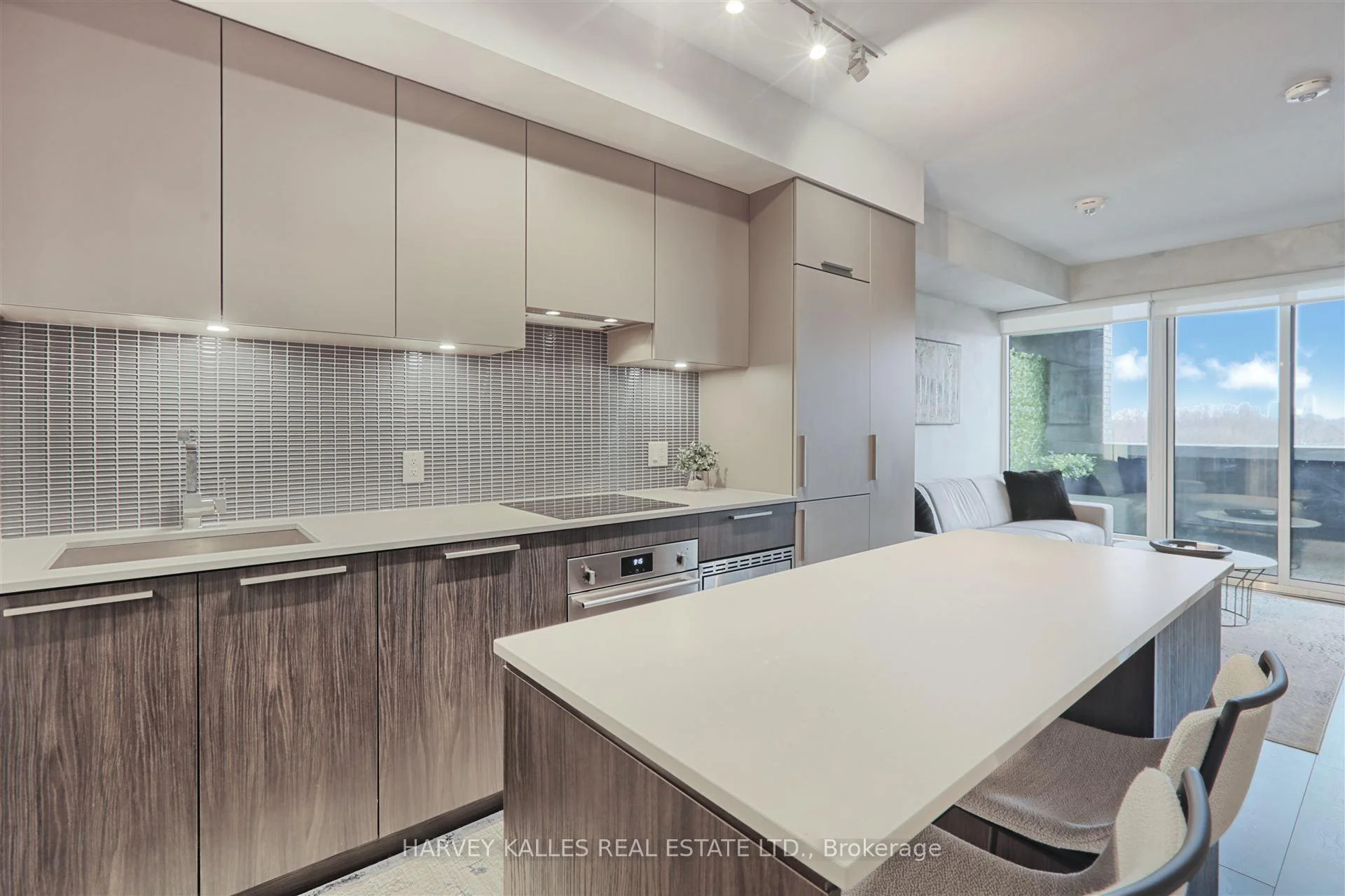 Photo 6 of Unit 412, 4208 Dundas Street W, Etobicoke, Edenbridge-Humber Valley — HOMEH