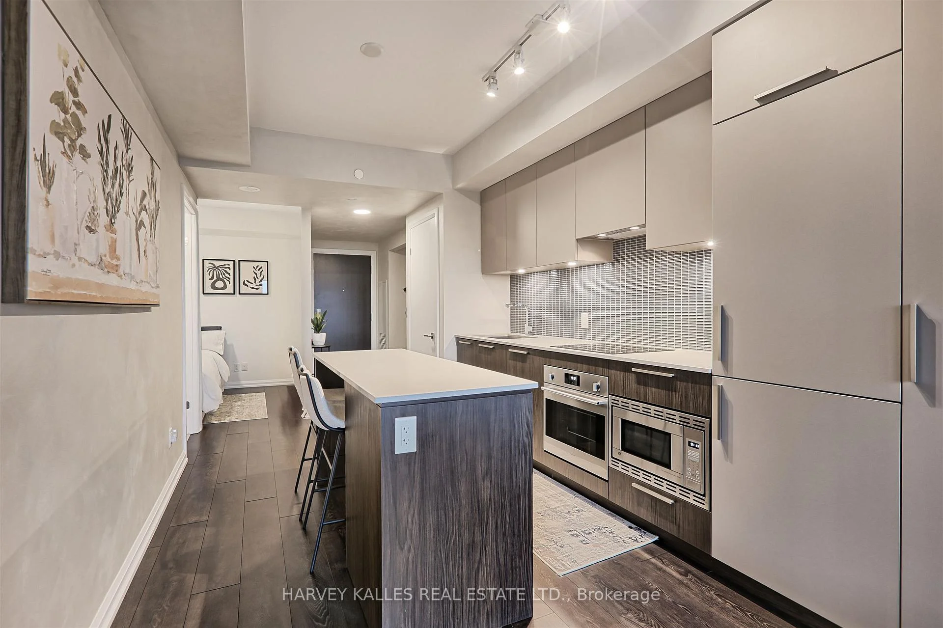 Photo 17 of Unit 412, 4208 Dundas Street W, Etobicoke, Edenbridge-Humber Valley — HOMEH