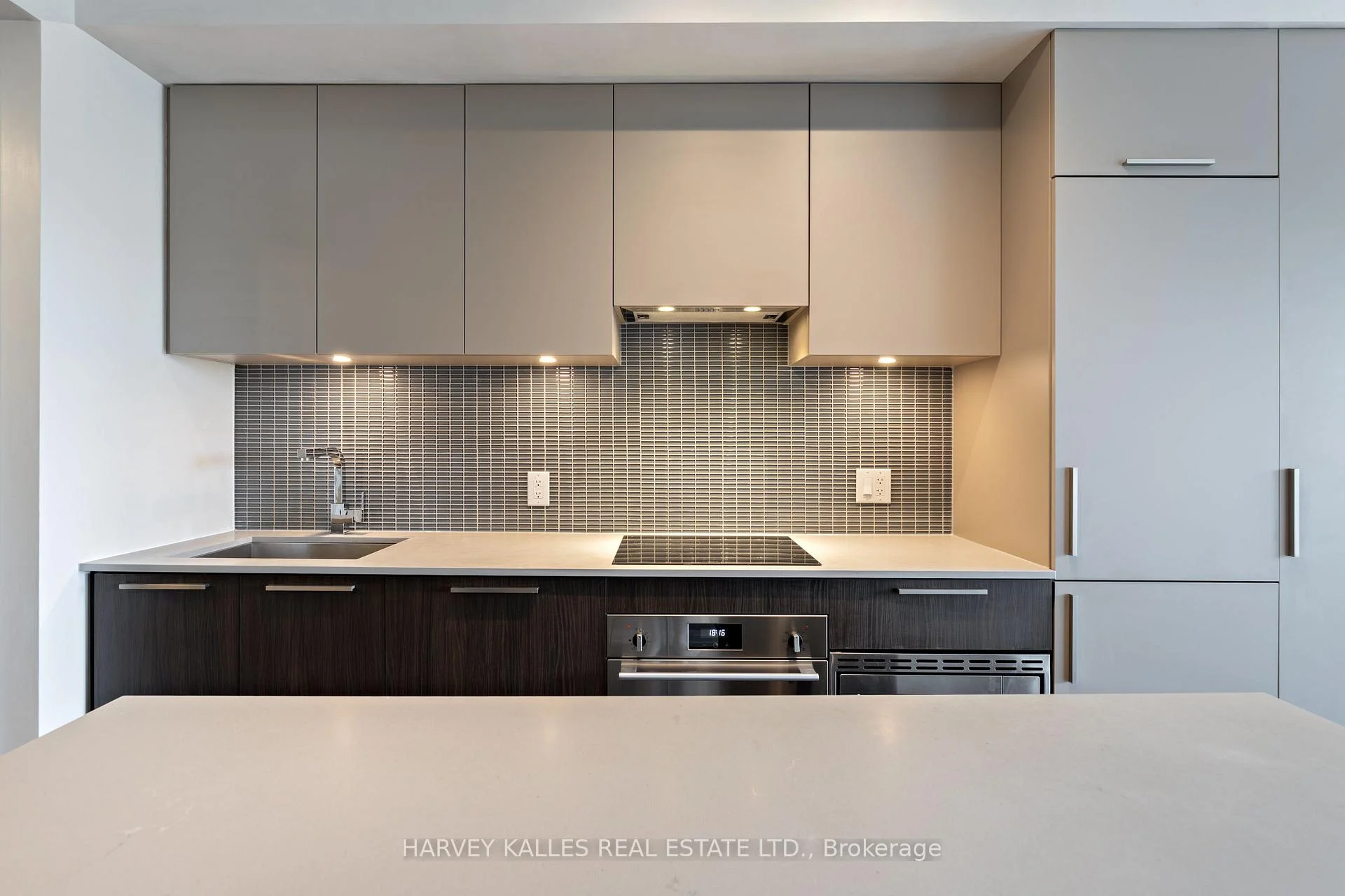 Photo 19 of Unit 412, 4208 Dundas Street W, Etobicoke, Edenbridge-Humber Valley — HOMEH