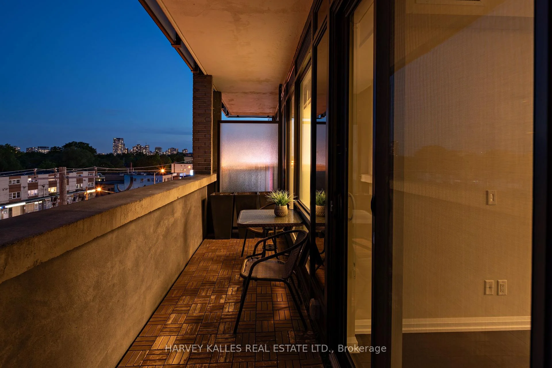 Photo 36 of Unit 412, 4208 Dundas Street W, Etobicoke, Edenbridge-Humber Valley — HOMEH