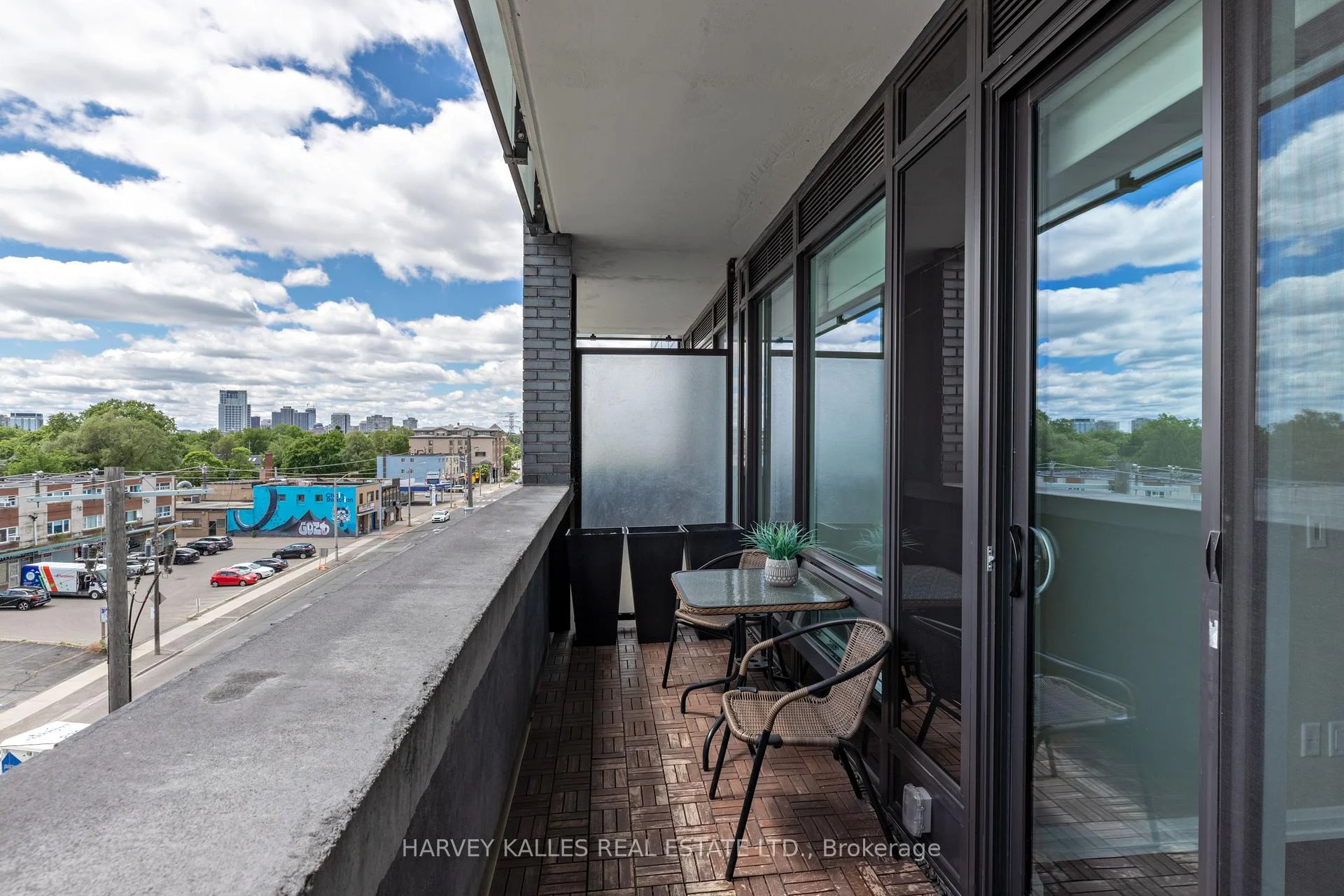 Photo 45 of Unit 412, 4208 Dundas Street W, Etobicoke, Edenbridge-Humber Valley — HOMEH
