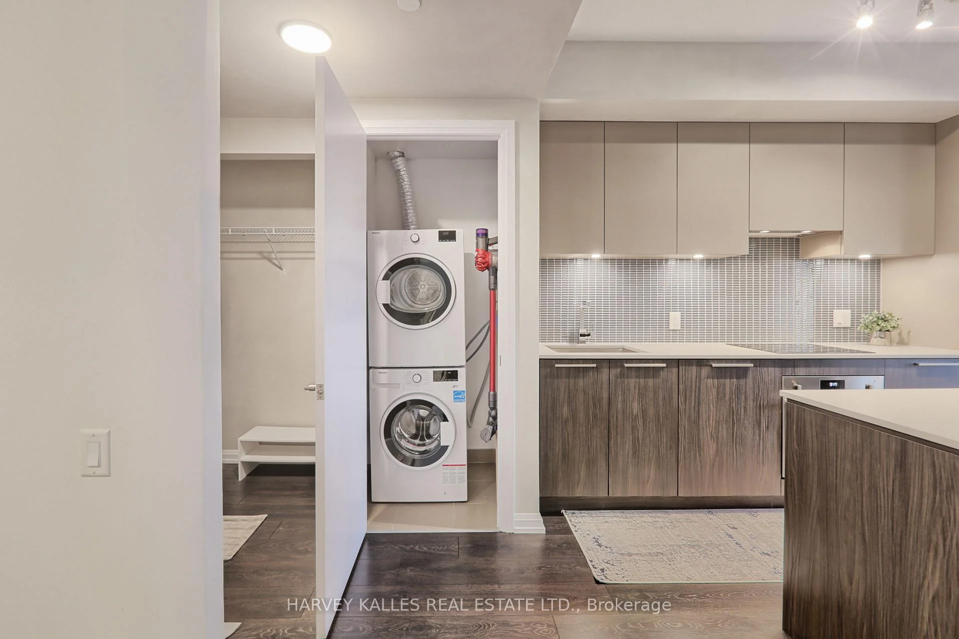 Photo 51 of Unit 412, 4208 Dundas Street W, Etobicoke, Edenbridge-Humber Valley — HOMEH
