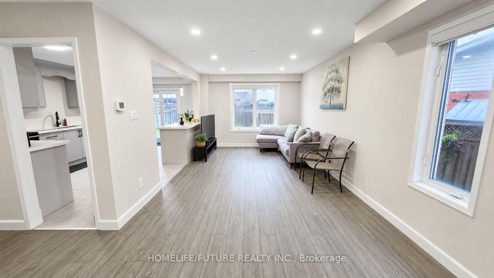 Photo 4 of 98 Guildwood Drive, Clarington, Bowmanville — HOMEH
