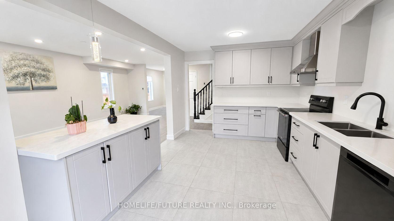 Photo 8 of 98 Guildwood Drive, Clarington, Bowmanville — HOMEH