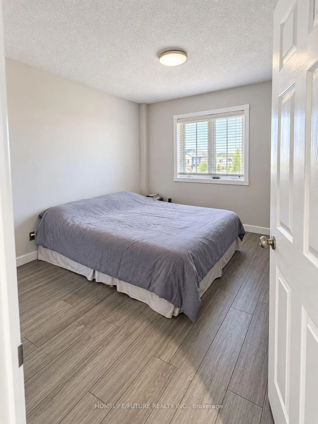 Photo 21 of 98 Guildwood Drive, Clarington, Bowmanville — HOMEH