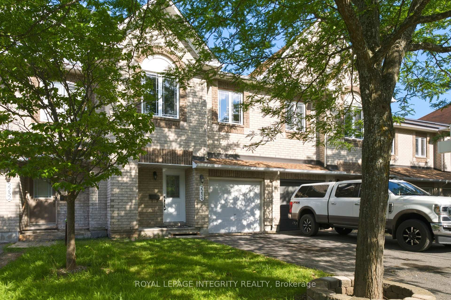 Photo 2 of 2254 Silverado Crescent, Ottawa, Avalon East — HOMEH