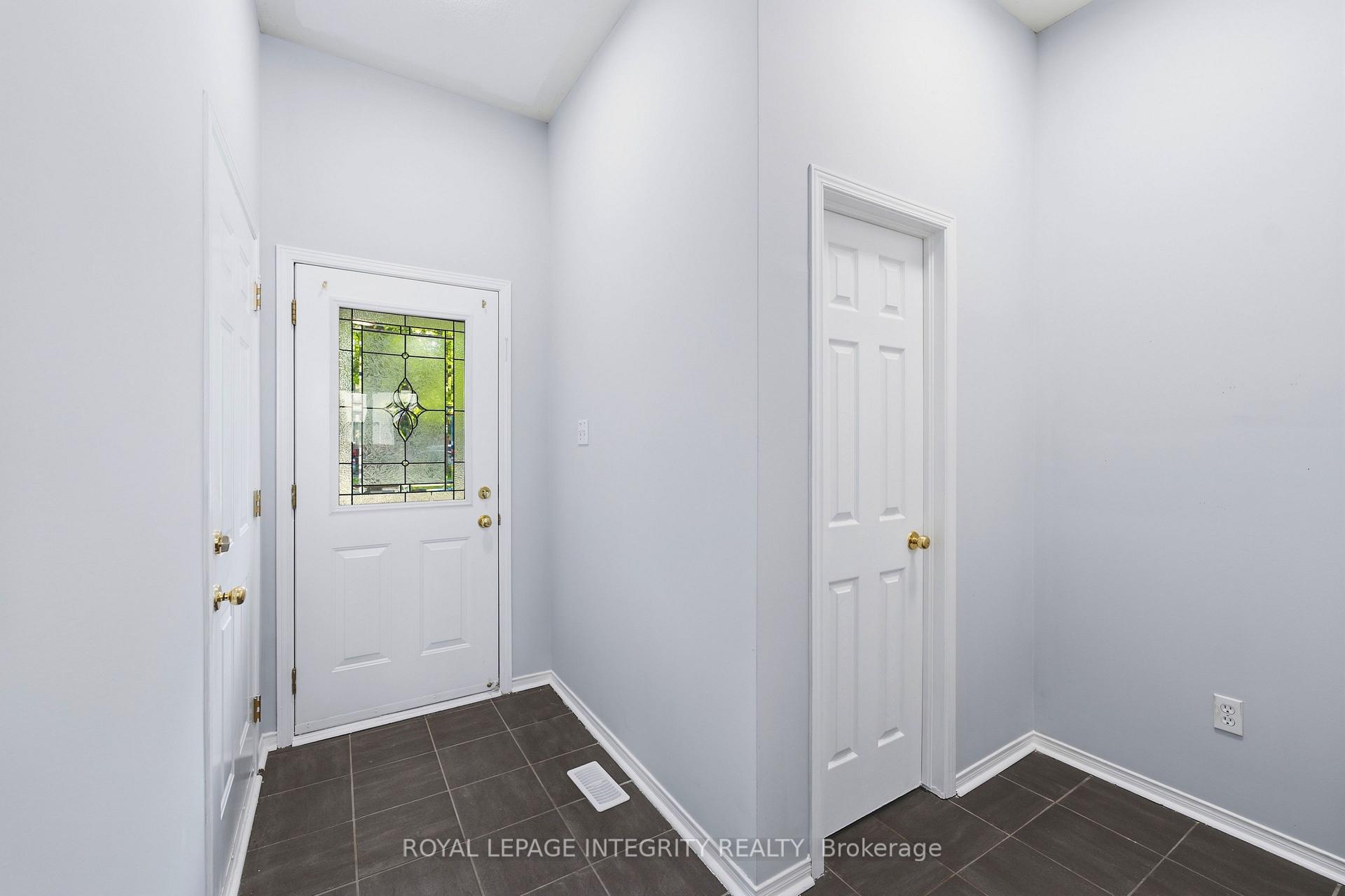 Photo 3 of 2254 Silverado Crescent, Ottawa, Avalon East — HOMEH