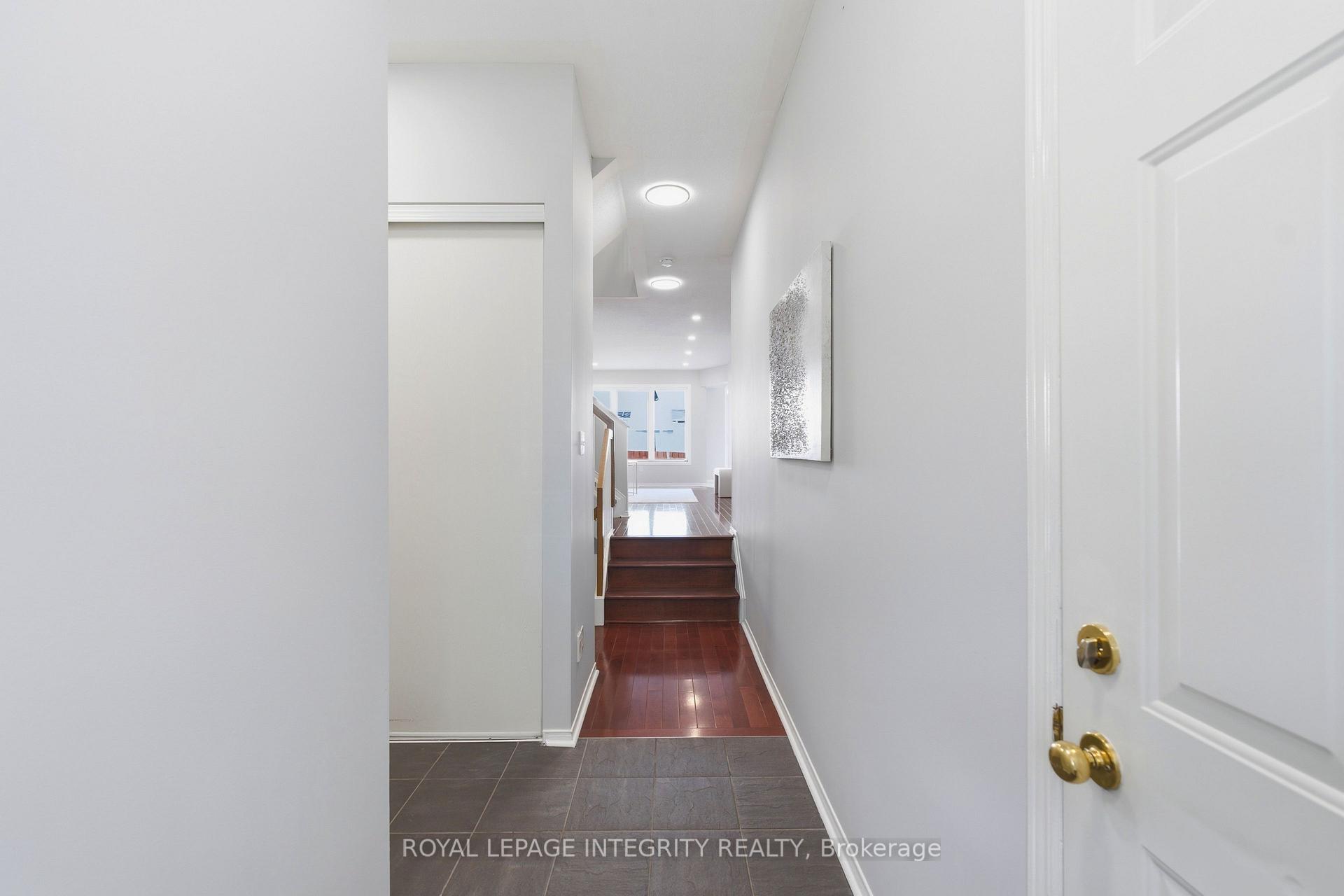 Photo 5 of 2254 Silverado Crescent, Ottawa, Avalon East — HOMEH