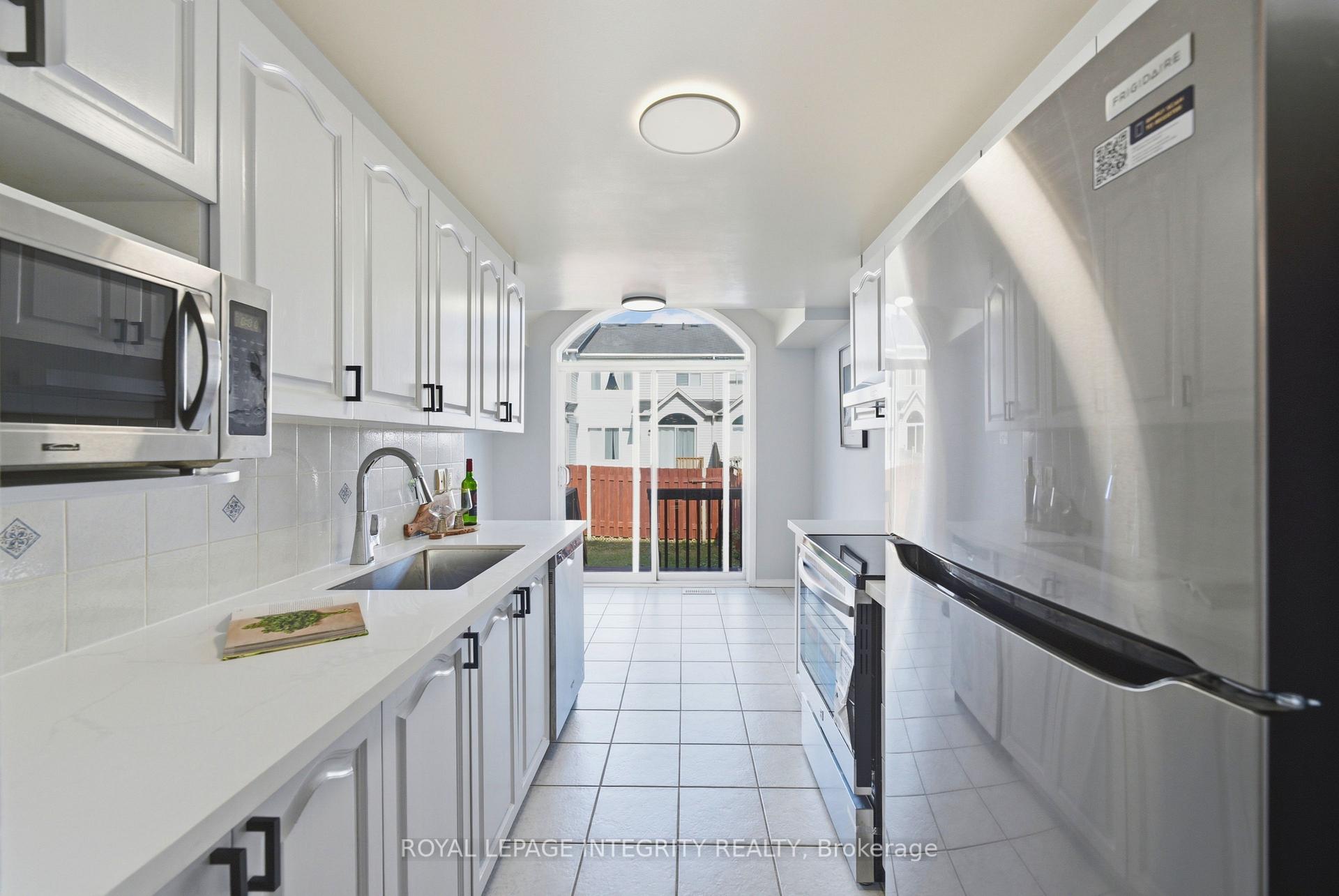 Photo 15 of 2254 Silverado Crescent, Ottawa, Avalon East — HOMEH