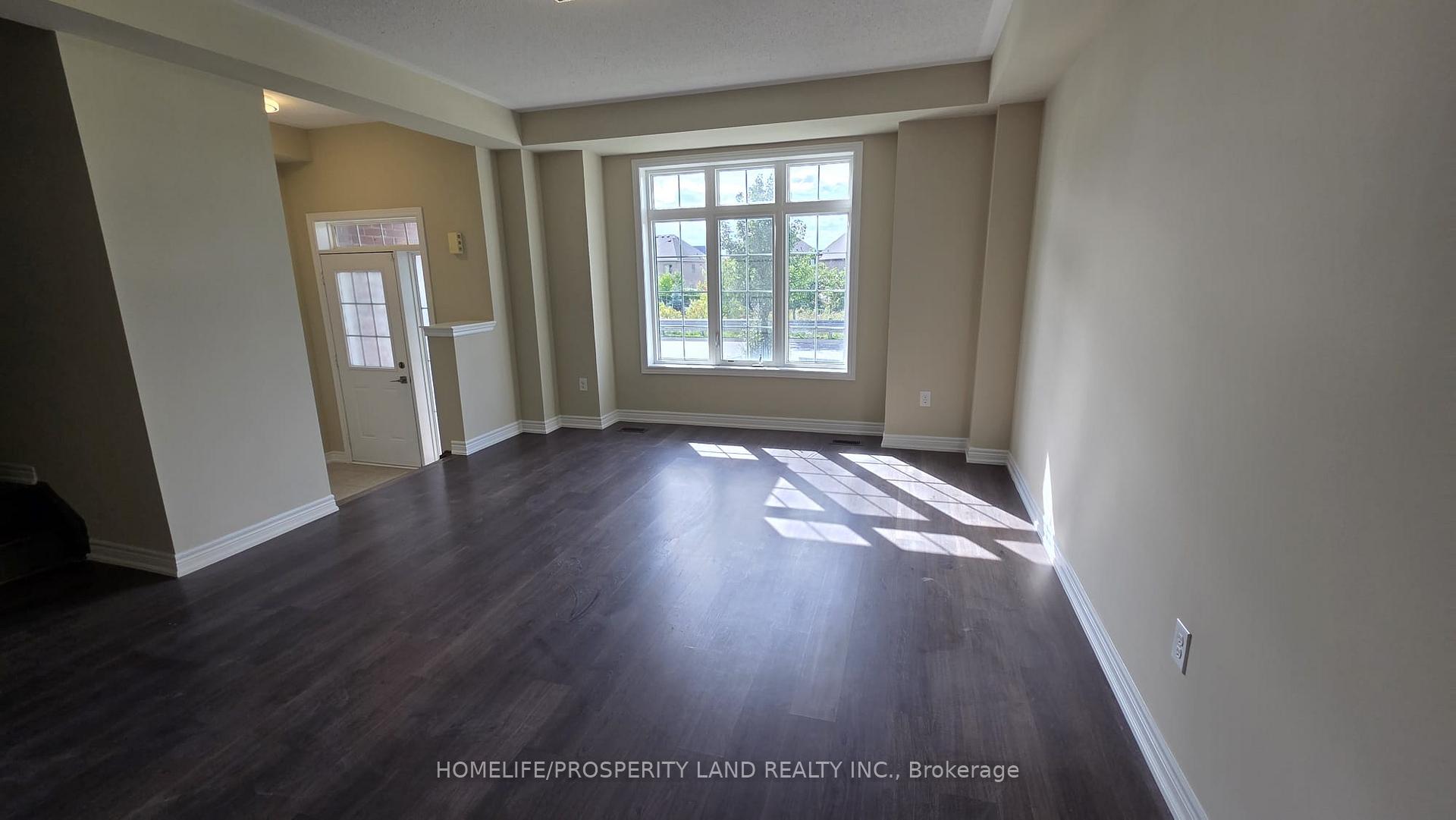Photo 2 of 39 Beechborough Crescent, East Gwillimbury, Sharon — HOMEH