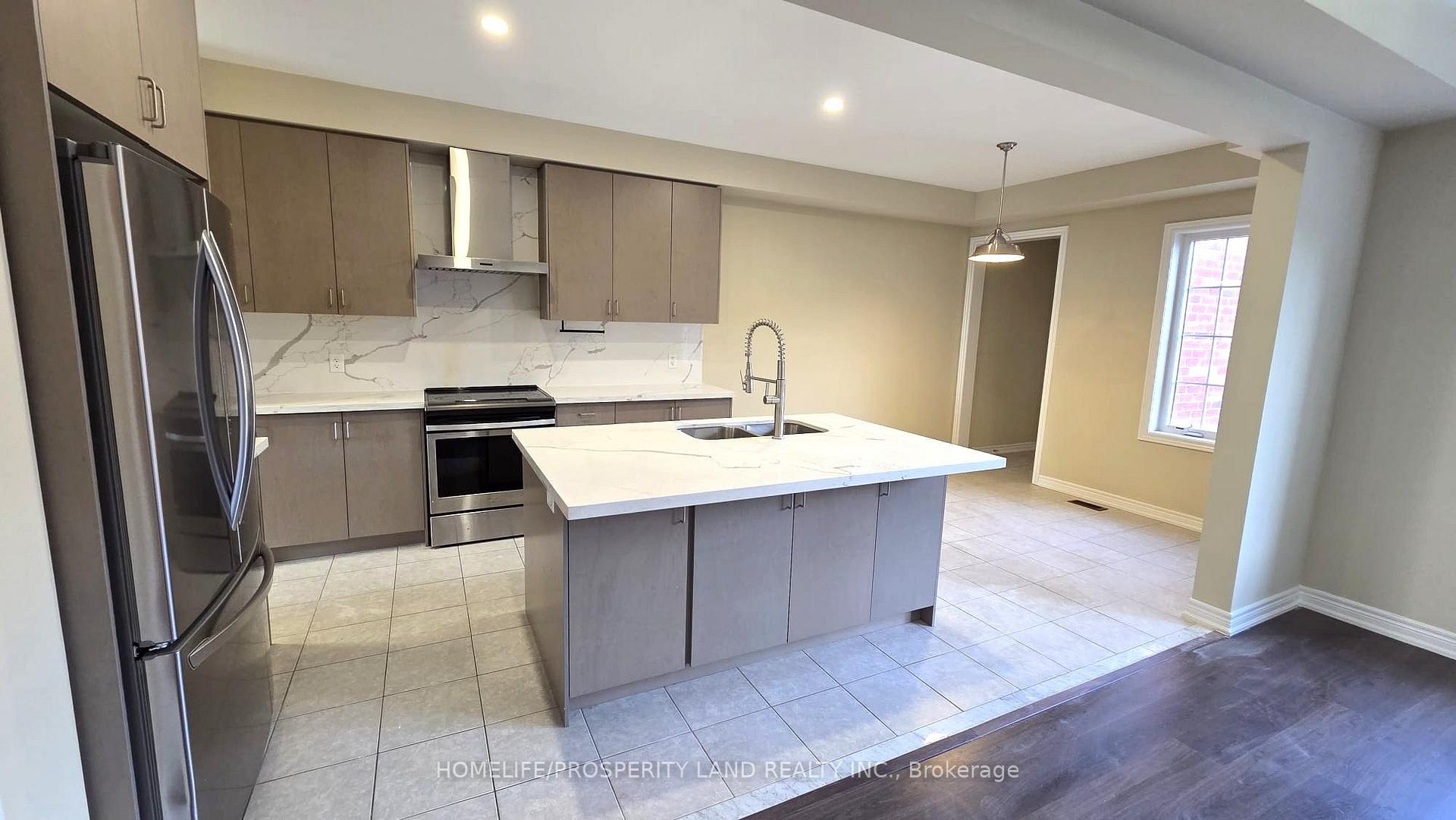 Photo 4 of 39 Beechborough Crescent, East Gwillimbury, Sharon — HOMEH