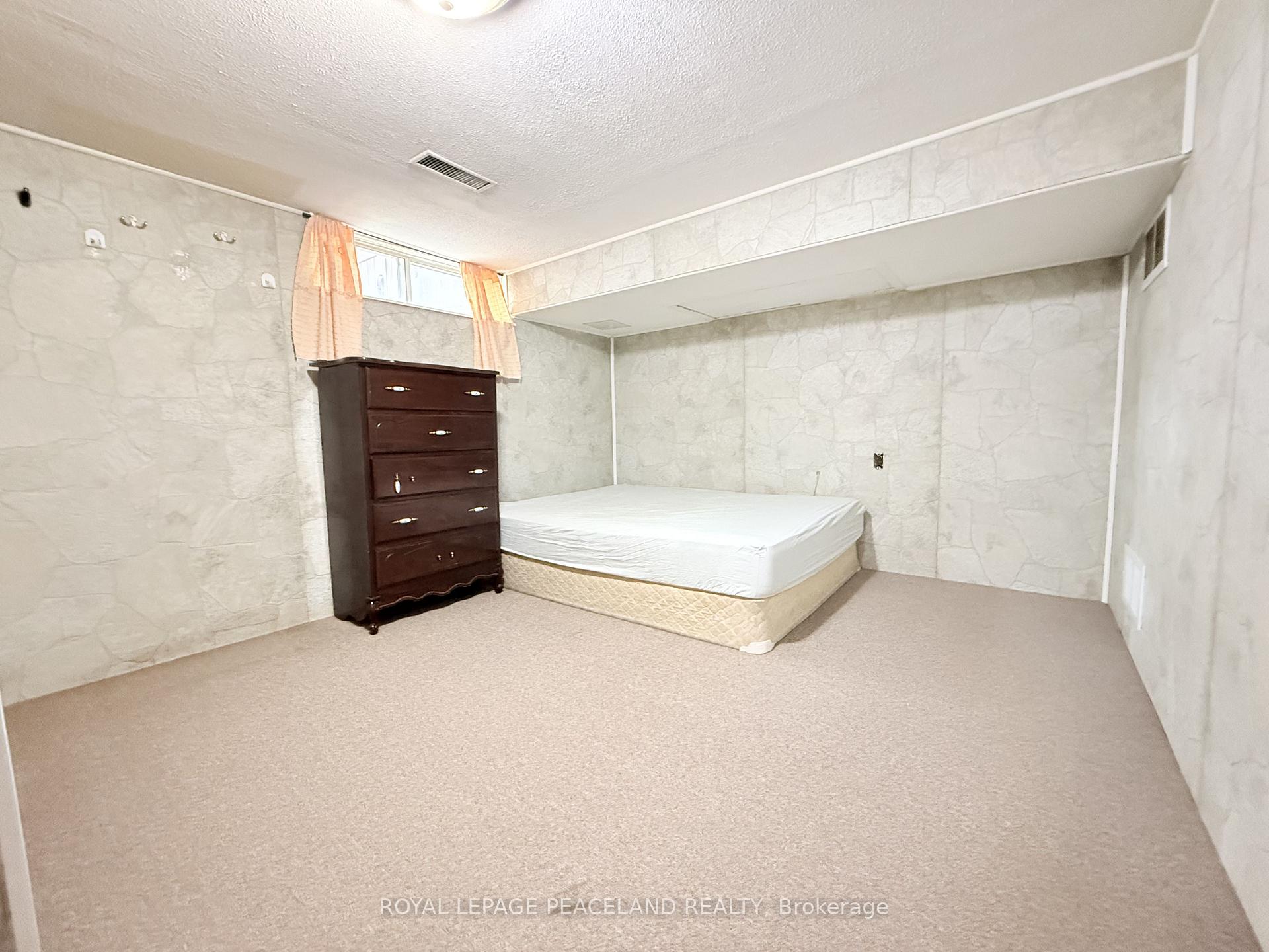 Photo 5 of Unit Basement, 230 Axminster Drive, Richmond Hill, Crosby — HOMEH