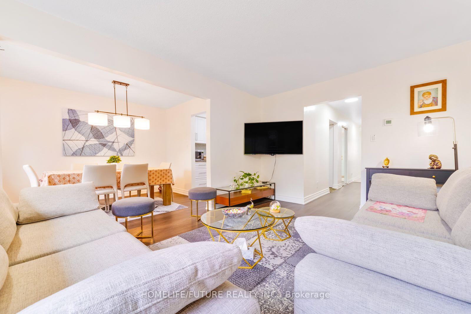 Photo 8 of 118 Brookmill Boulevard, Scarborough, L'Amoreaux — HOMEH