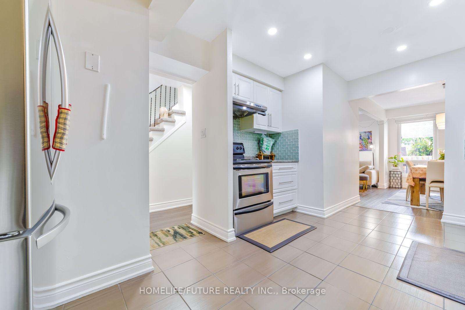 Photo 13 of 118 Brookmill Boulevard, Scarborough, L'Amoreaux — HOMEH