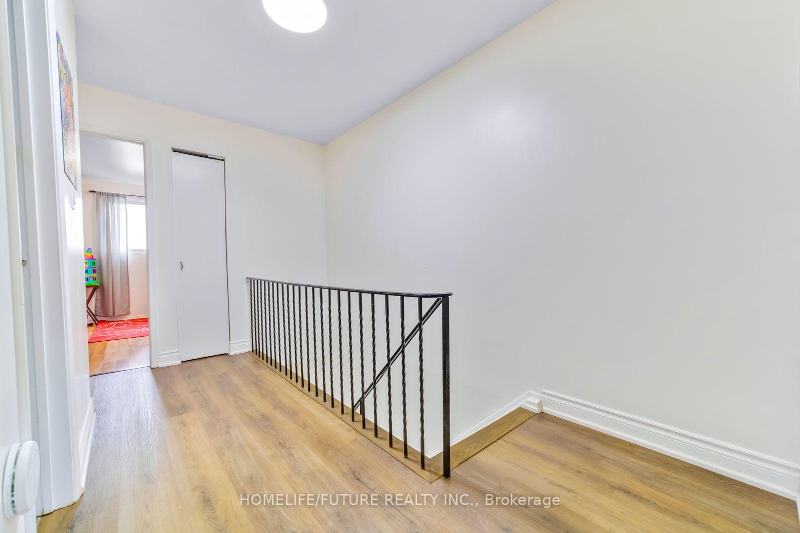 Photo 18 of 118 Brookmill Boulevard, Scarborough, L'Amoreaux — HOMEH