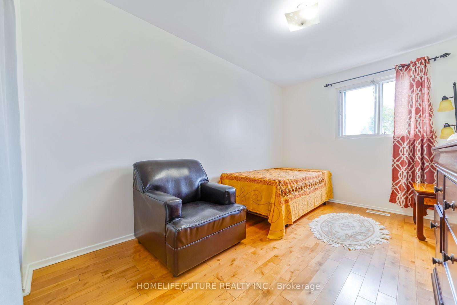 Photo 23 of 118 Brookmill Boulevard, Scarborough, L'Amoreaux — HOMEH