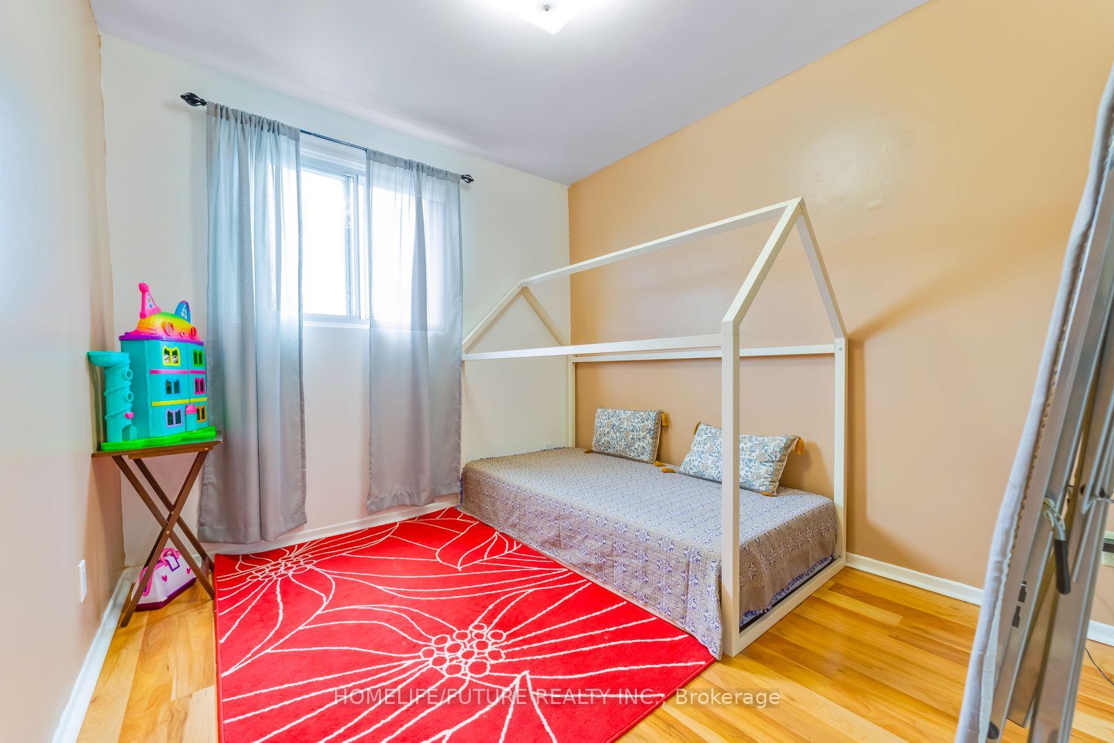 Photo 25 of 118 Brookmill Boulevard, Scarborough, L'Amoreaux — HOMEH