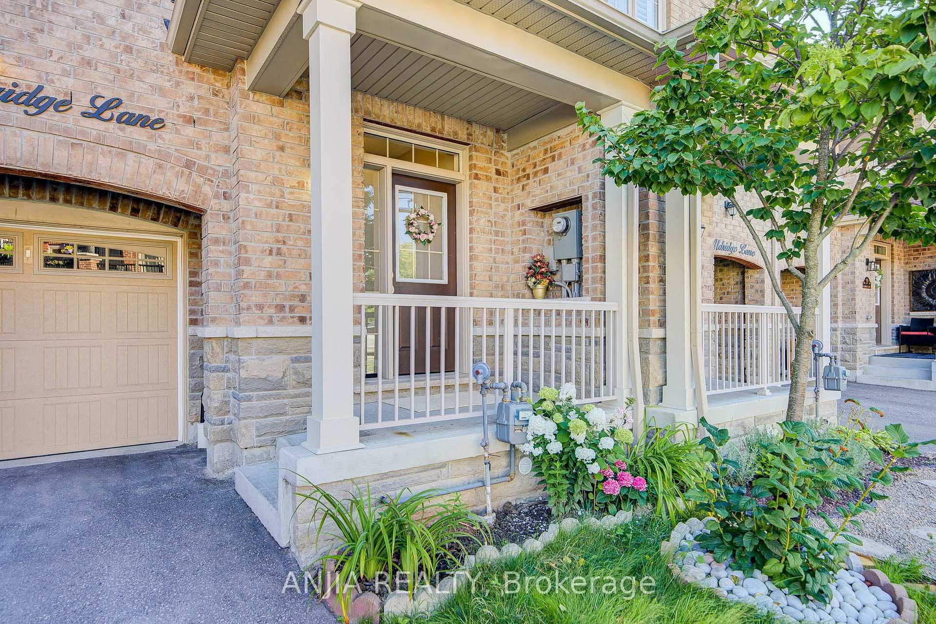 Photo 2 of 33 Aldridge Lane, Clarington, Newcastle — HOMEH